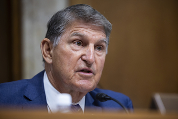 Manchin, Graham seek to block speed rule that protects whales