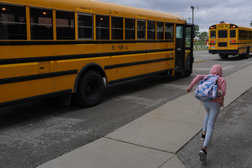 EPA watchdog warns of risk in $5B clean school bus program