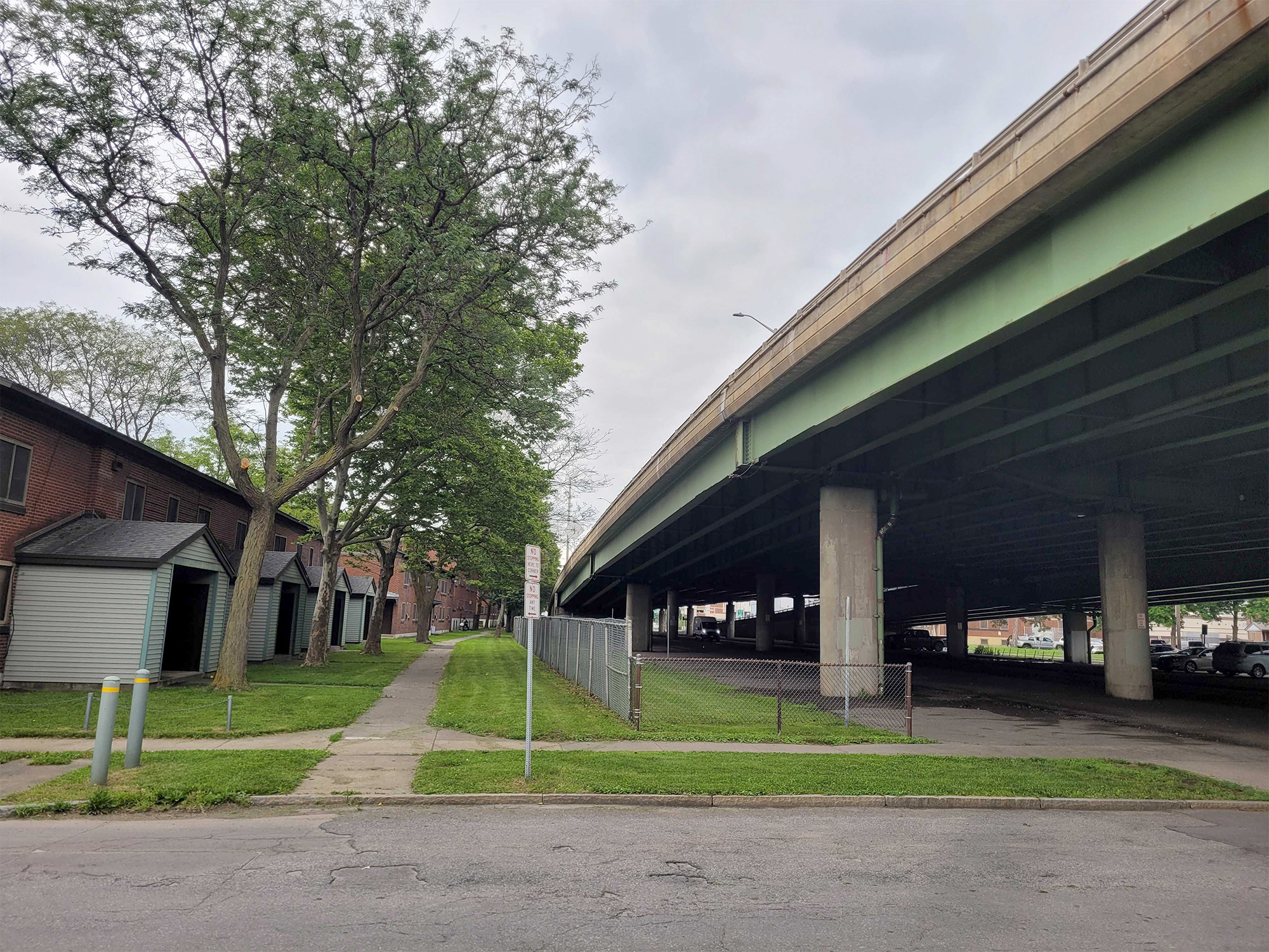 An elevated section of highway in Syracuse, New York, was built just a few yards from public housing in the 1950s and 1960s.